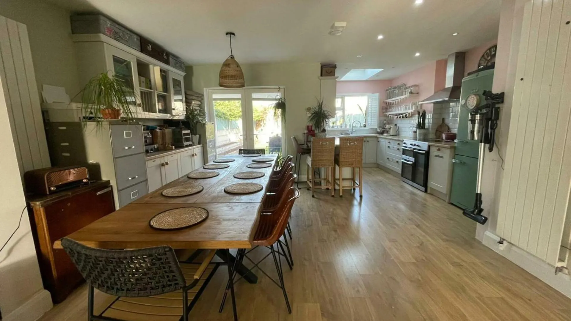 Stylish & Spacious Family Home On Edge Of City Cork Hébergement de vacances
