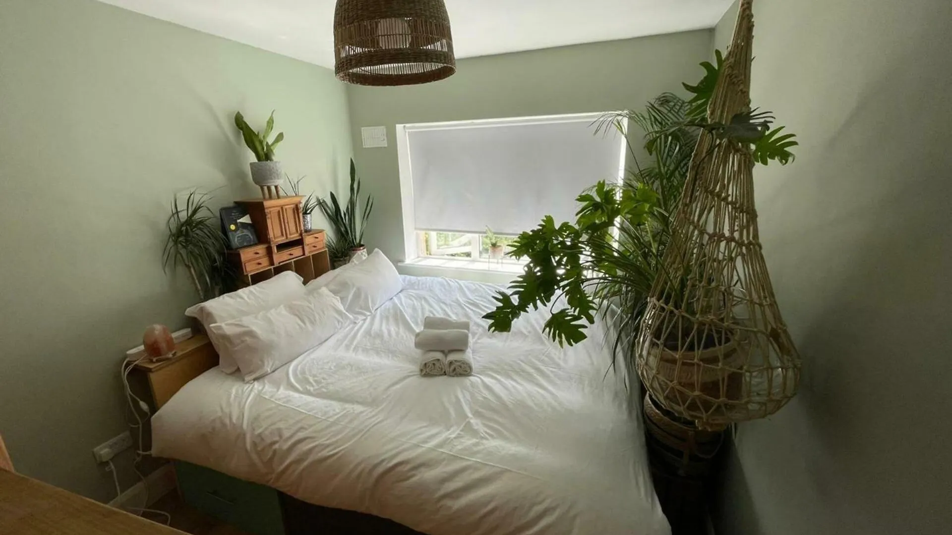 Stylish & Spacious Family Home On Edge Of City Cork 0*,